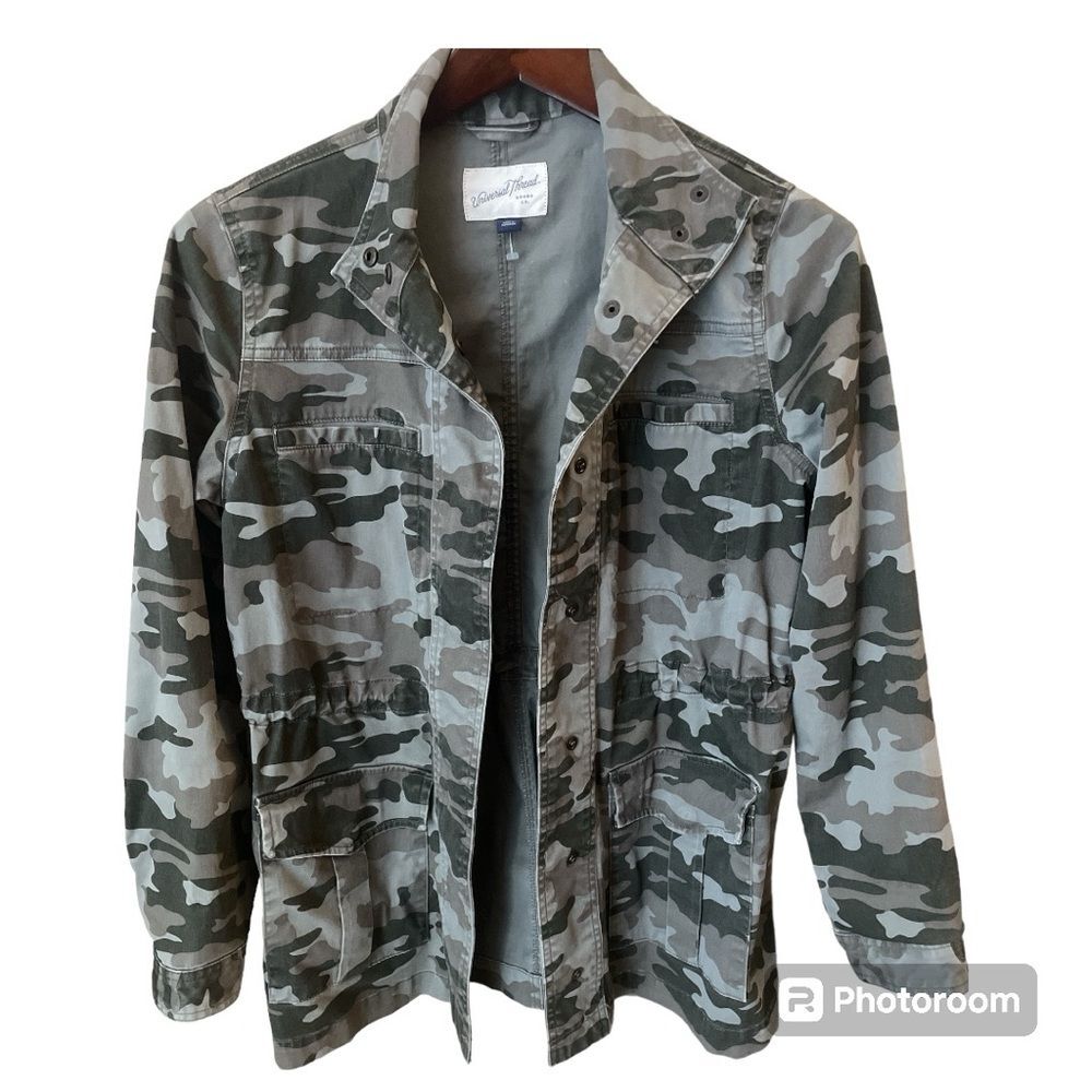 ⚡️ Universal Thread Camo Utility Jacket  ~ Size XS ⚡️
